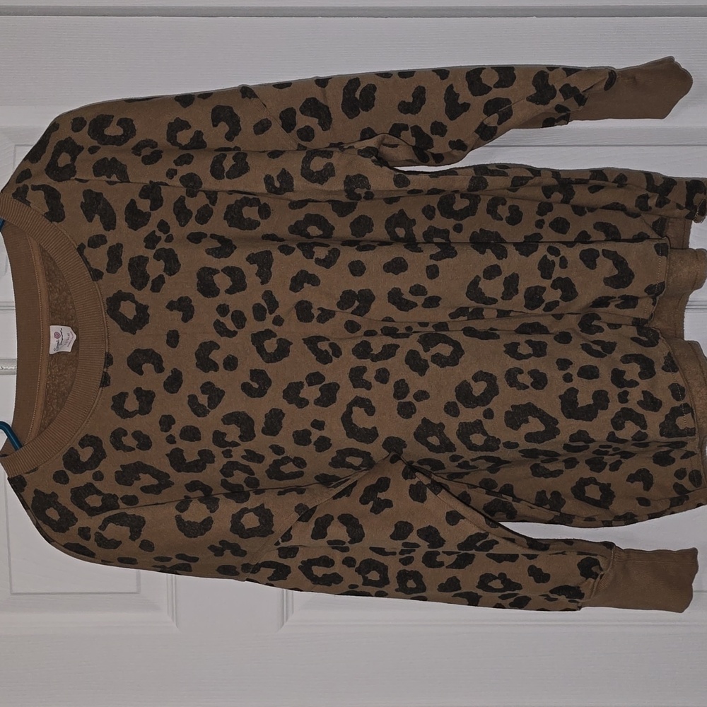 Secret Treasures. Leopard Print Pajama/Lounge Set 12/14